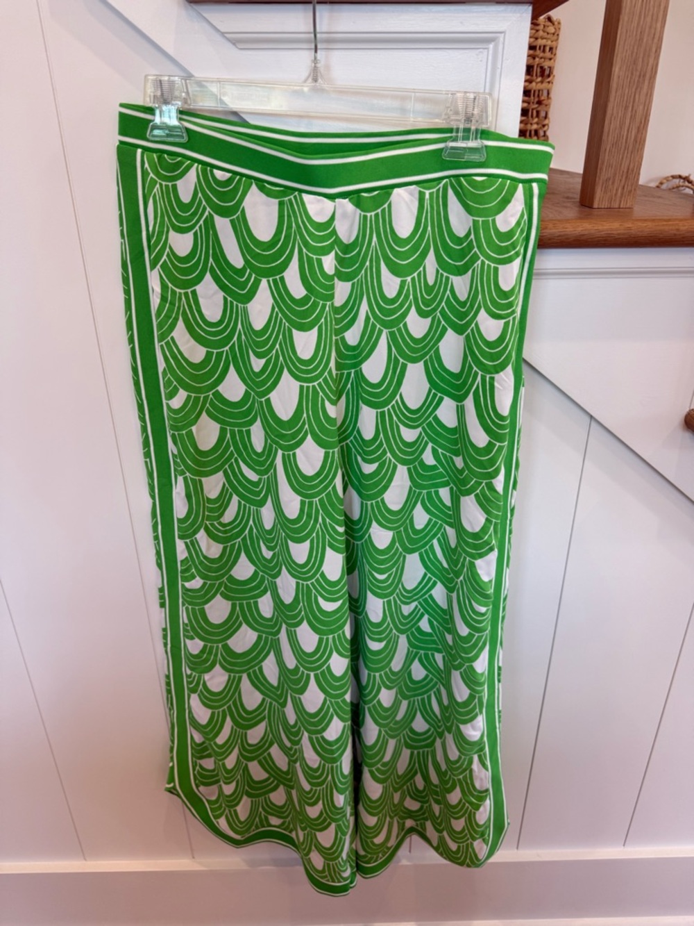 Trina Turk Overhead Printed Pants Green White Scallop Wide Leg Tulip Hem size 10